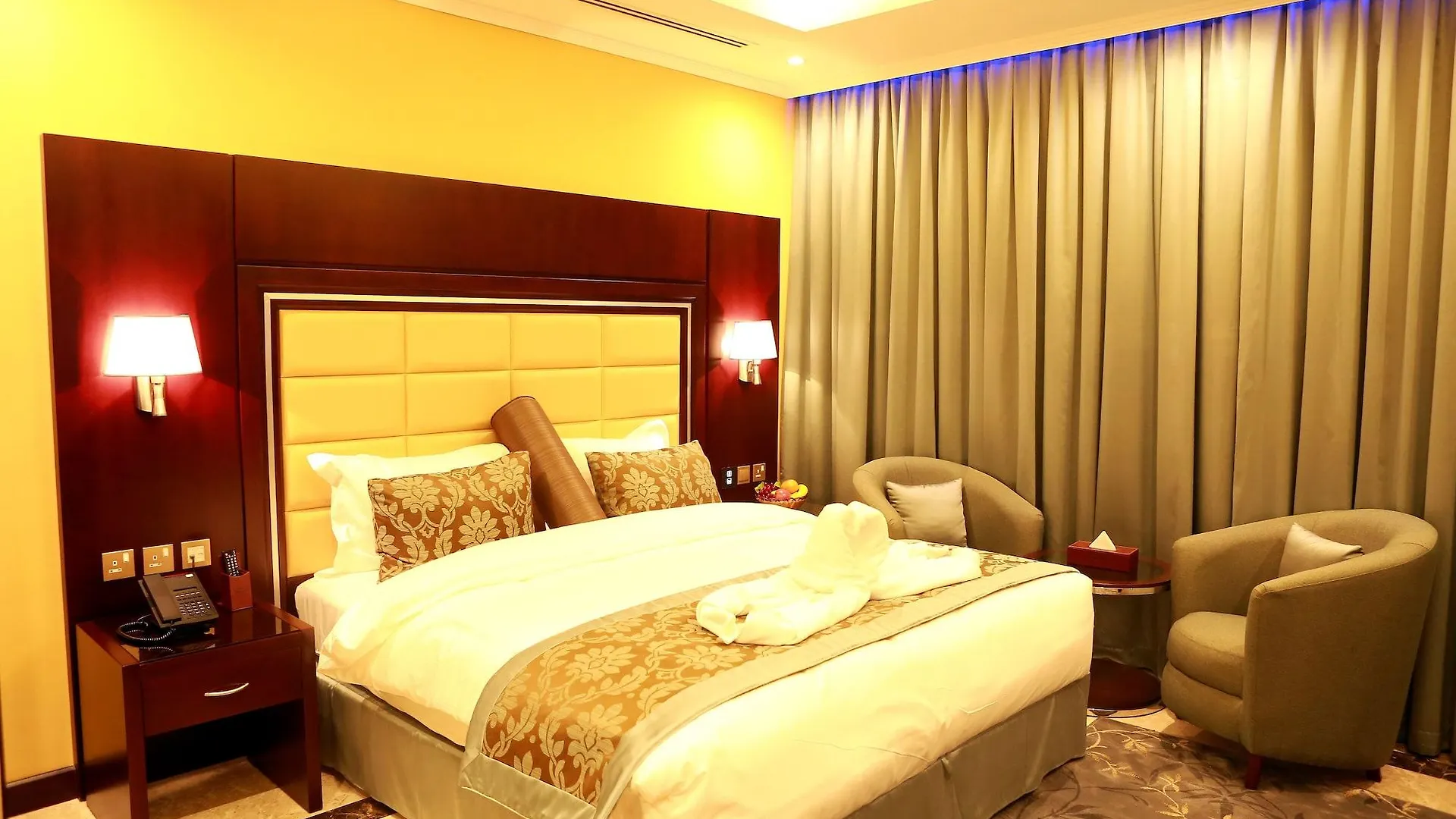 Telal Hotel Apartments Дубай 4*,